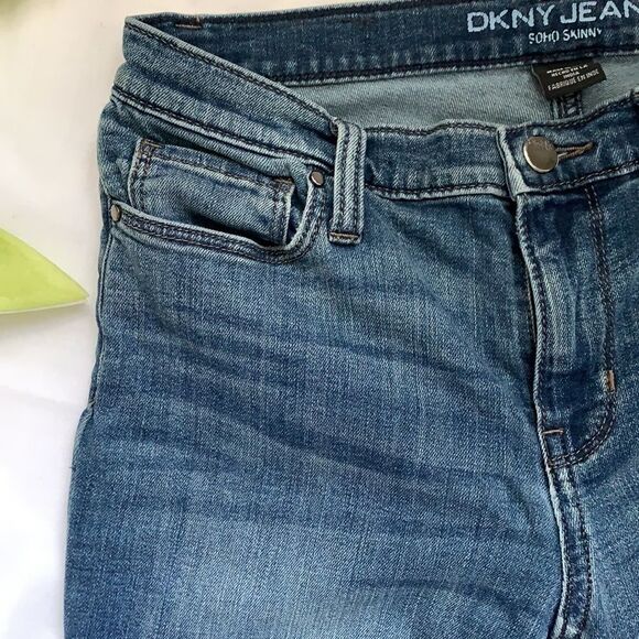 ⭐️DKNY Soho Skinny Jeans⭐️ - Picture 5 of 11